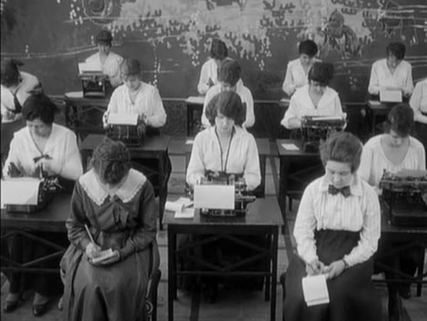 kadar iz filma Ernsta Lubitscha u filmu Priča o filmu (The Story of Film: An Odyssey), red. Mark Cousins