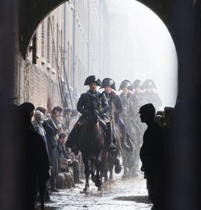 Jadnici (Les Misérables), red. Tom Hooper